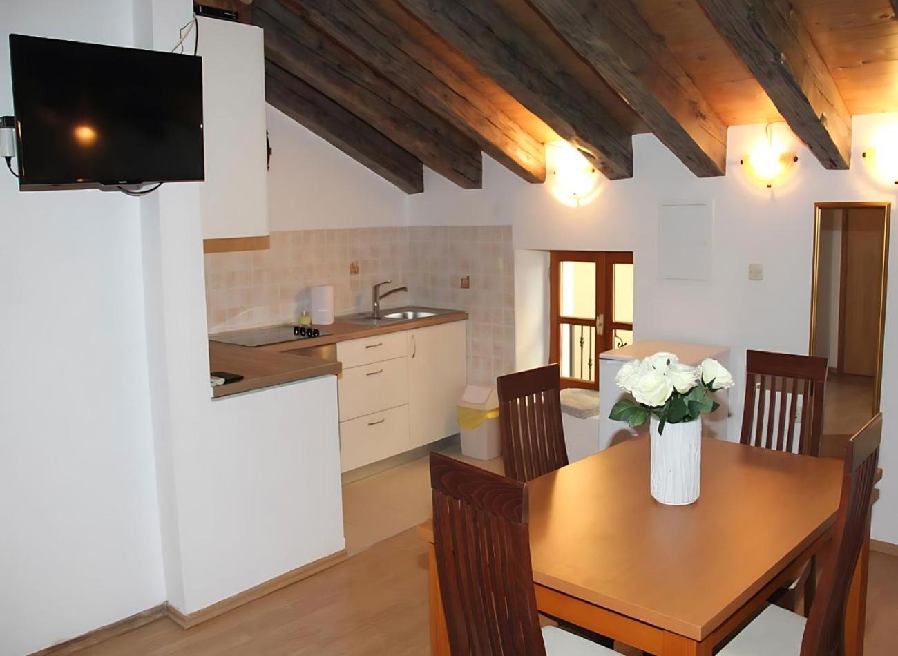 Sunny Rooms And Suites Шибеник Экстерьер фото