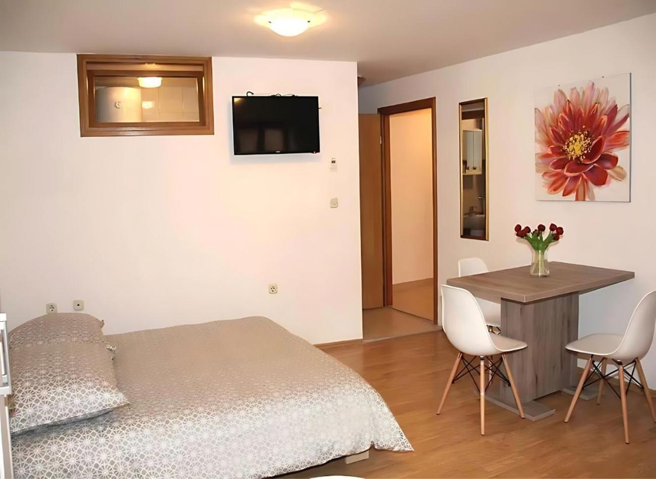 Sunny Rooms And Suites Шибеник Экстерьер фото